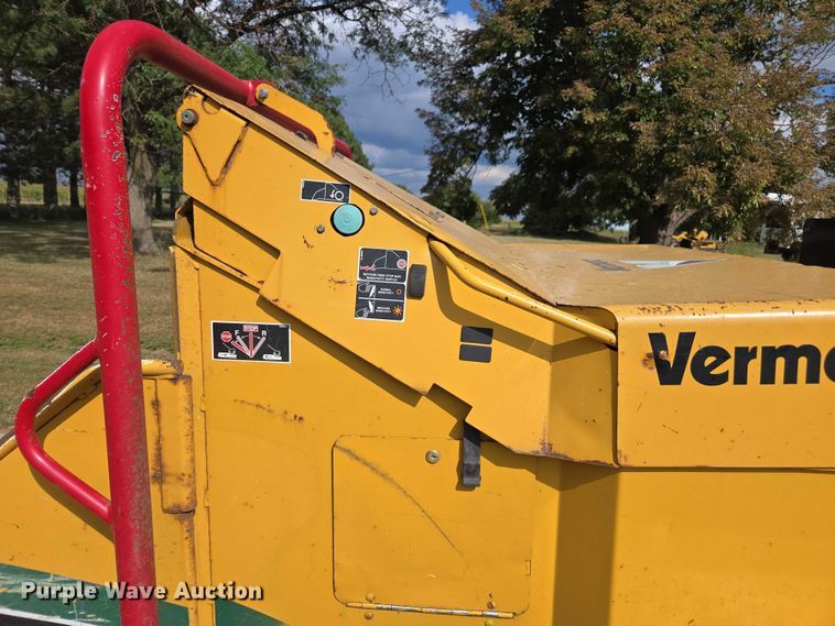 image for item DE2199 2011 Vermeer BC1500 wood chipper
