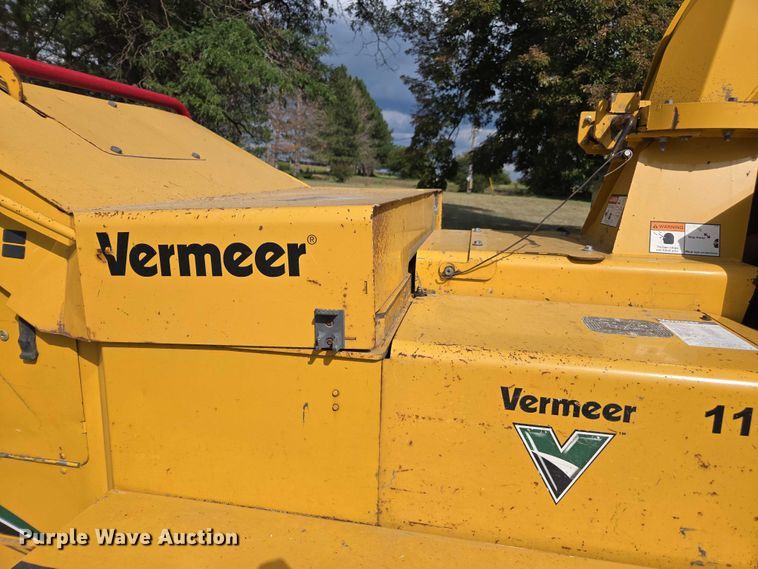 image for item DE2199 2011 Vermeer BC1500 wood chipper