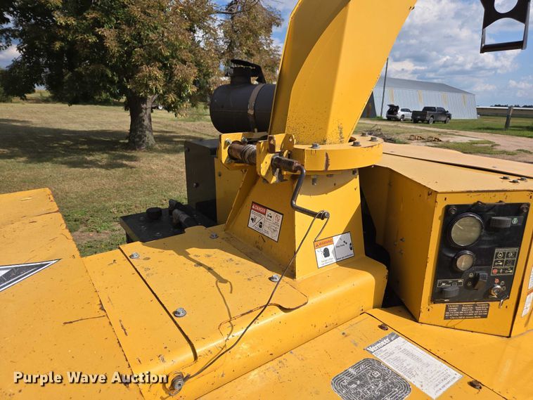 image for item DE2199 2011 Vermeer BC1500 wood chipper