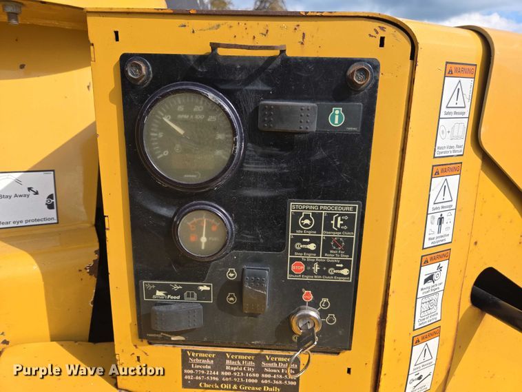 image for item DE2199 2011 Vermeer BC1500 wood chipper