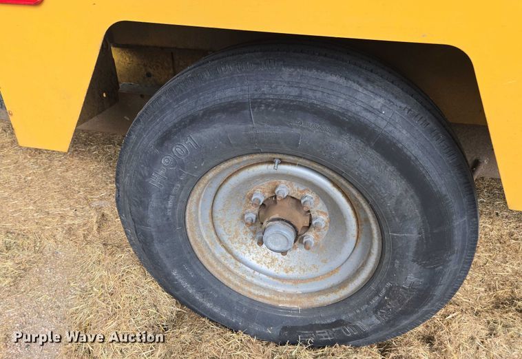 image for item DE2199 2011 Vermeer BC1500 wood chipper