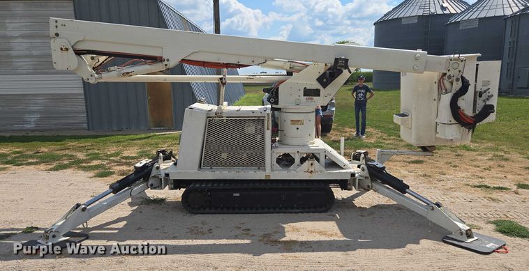 image for item DE2200 2007 SDP EZ Reach SST40 boom lift