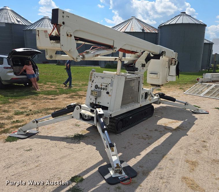 image for item DE2200 2007 SDP EZ Reach SST40 boom lift