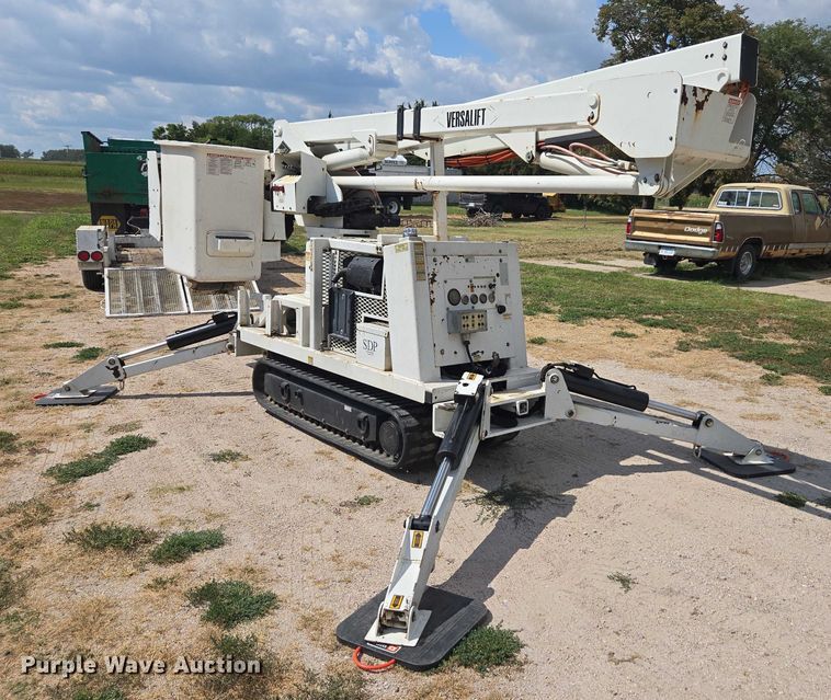 image for item DE2200 2007 SDP EZ Reach SST40 boom lift