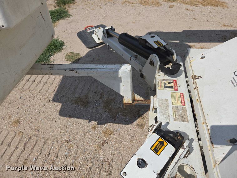 image for item DE2200 2007 SDP EZ Reach SST40 boom lift