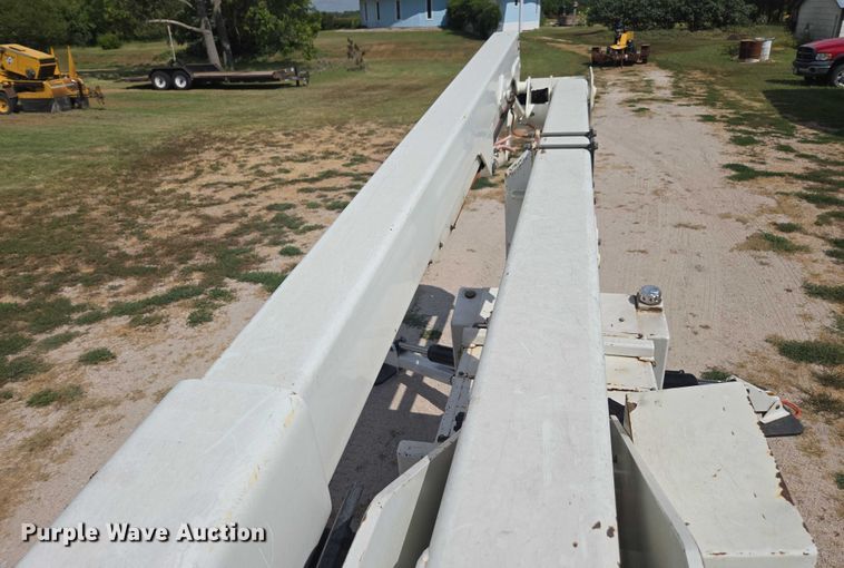 image for item DE2200 2007 SDP EZ Reach SST40 boom lift