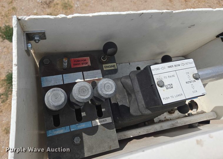 image for item DE2200 2007 SDP EZ Reach SST40 boom lift