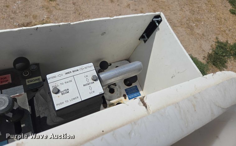 image for item DE2200 2007 SDP EZ Reach SST40 boom lift