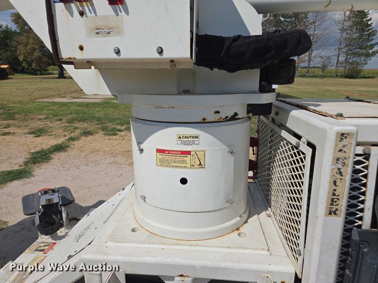 image for item DE2200 2007 SDP EZ Reach SST40 boom lift