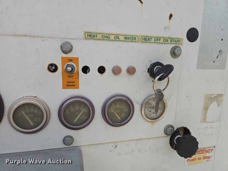 image for item DE2200 2007 SDP EZ Reach SST40 boom lift