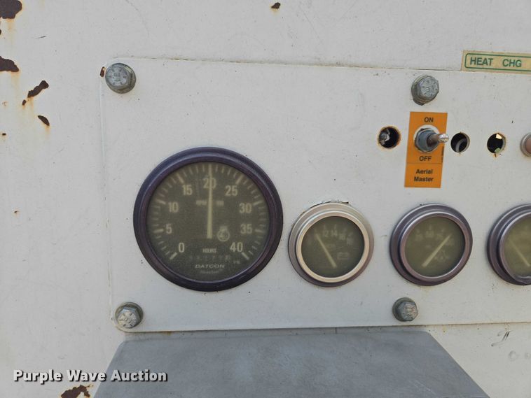 image for item DE2200 2007 SDP EZ Reach SST40 boom lift