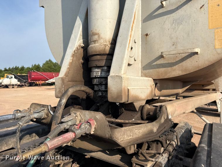 image for item DJ7781 2003 Trail King SHR-32 end dump trailer