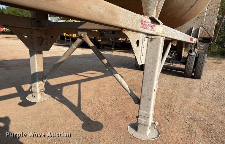 image for item DJ7781 2003 Trail King SHR-32 end dump trailer