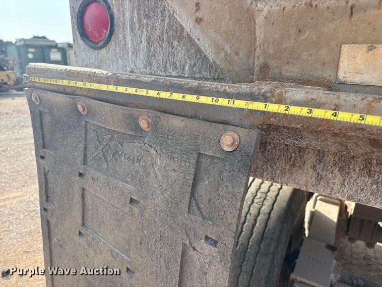 image for item DJ7781 2003 Trail King SHR-32 end dump trailer