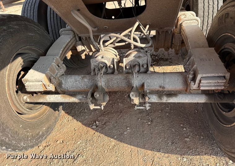 image for item DJ7781 2003 Trail King SHR-32 end dump trailer