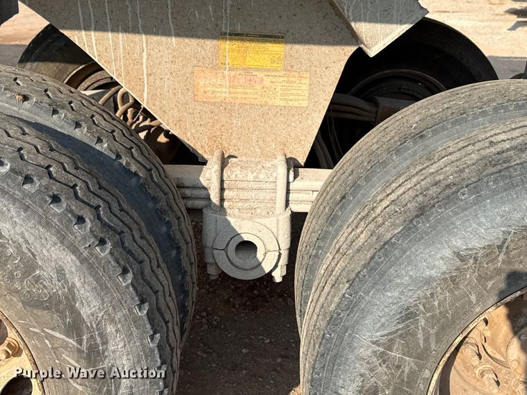 image for item DJ7781 2003 Trail King SHR-32 end dump trailer