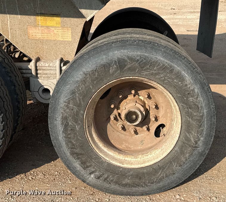 image for item DJ7781 2003 Trail King SHR-32 end dump trailer