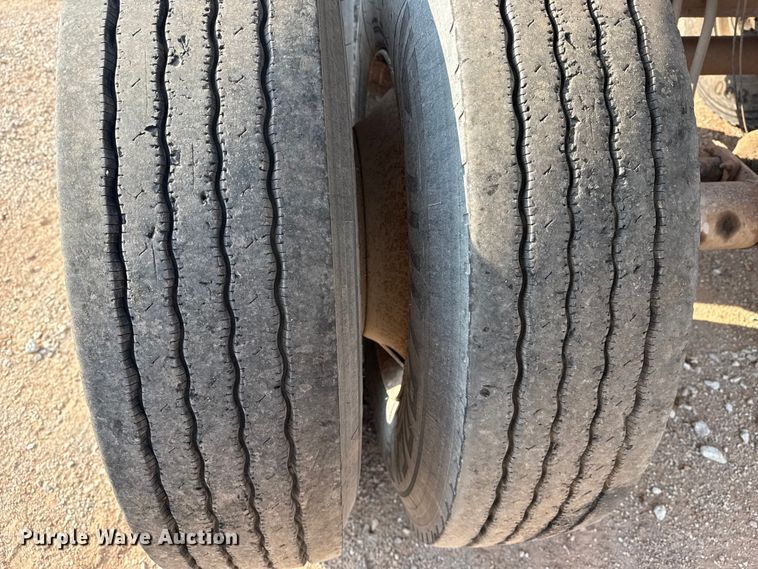 image for item DJ7781 2003 Trail King SHR-32 end dump trailer