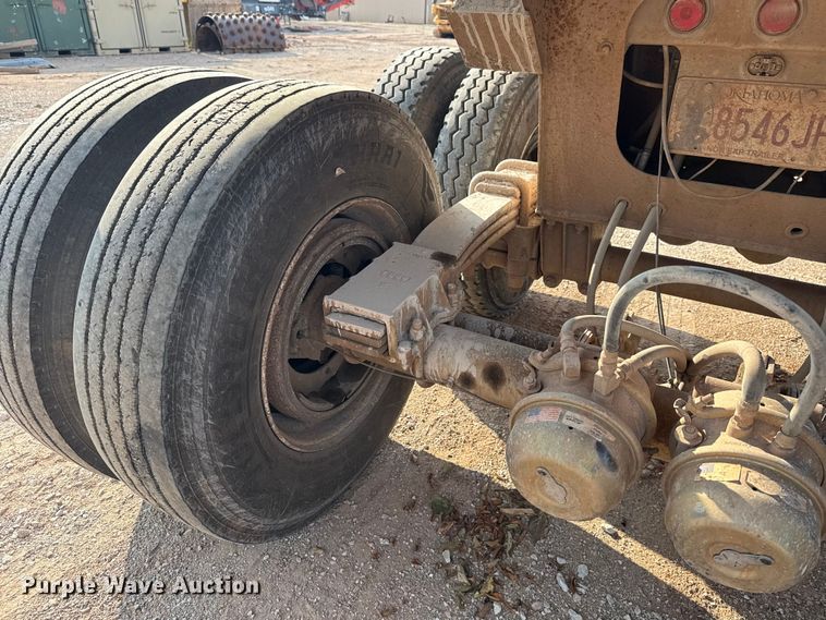 image for item DJ7781 2003 Trail King SHR-32 end dump trailer