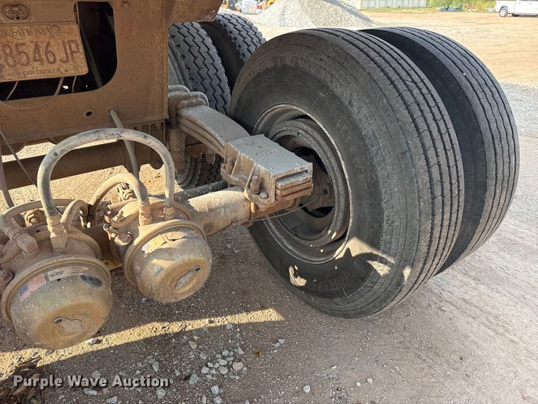 image for item DJ7781 2003 Trail King SHR-32 end dump trailer