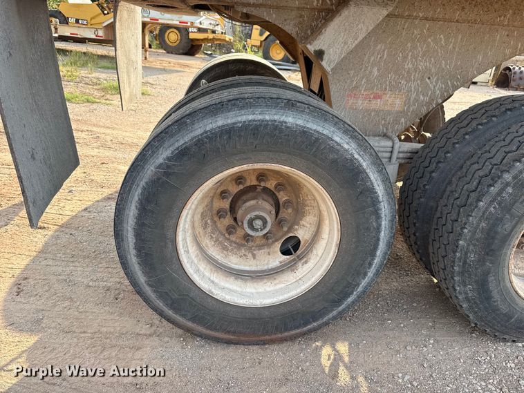 image for item DJ7781 2003 Trail King SHR-32 end dump trailer