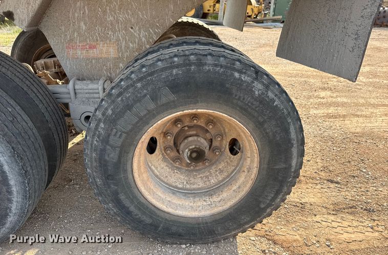 image for item DJ7781 2003 Trail King SHR-32 end dump trailer