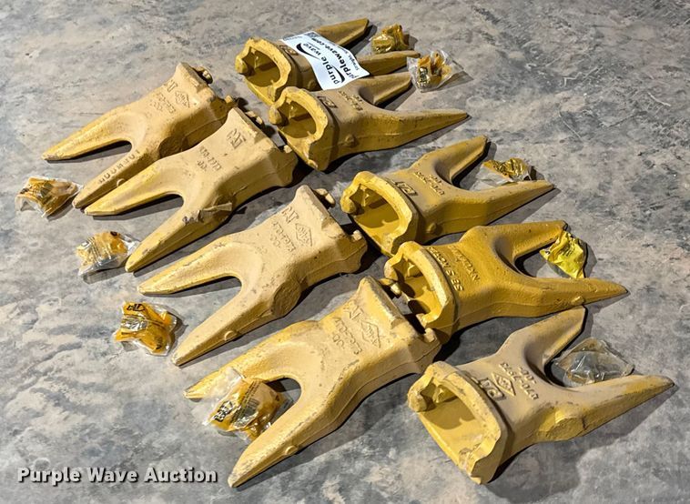 image for item DJ7782 (9) Caterpillar 470-T7973 teeth