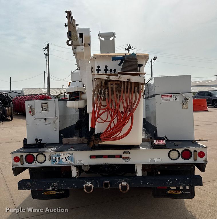 image for item DJ7783 2019 Ford F550 Super Duty XLT SuperCab bucket truck