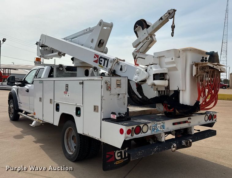 image for item DJ7783 2019 Ford F550 Super Duty XLT SuperCab bucket truck