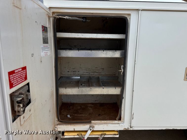 image for item DJ7783 2019 Ford F550 Super Duty XLT SuperCab bucket truck