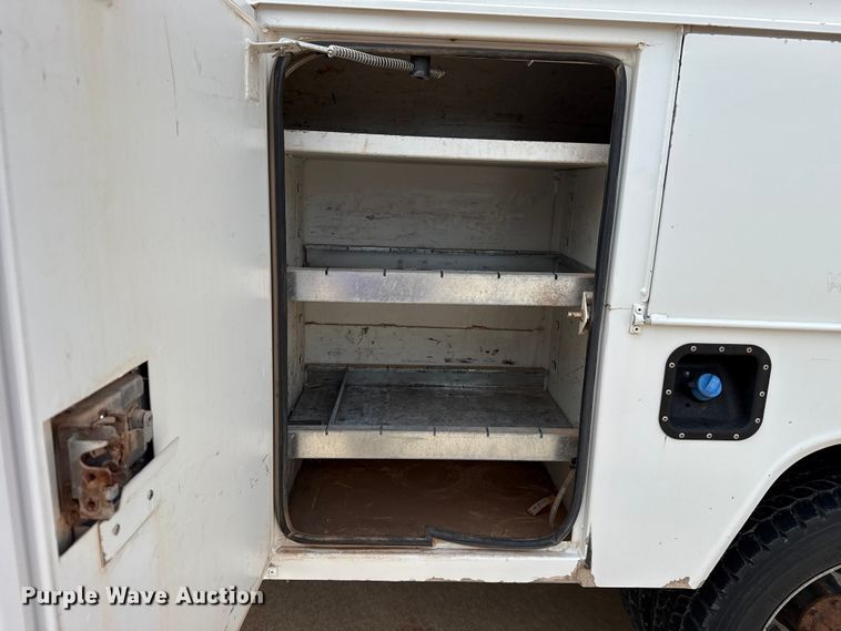 image for item DJ7783 2019 Ford F550 Super Duty XLT SuperCab bucket truck