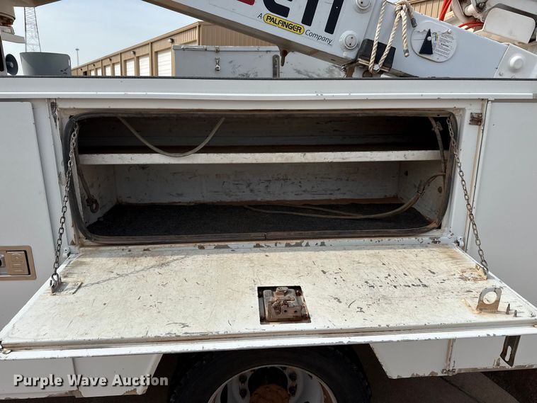 image for item DJ7783 2019 Ford F550 Super Duty XLT SuperCab bucket truck