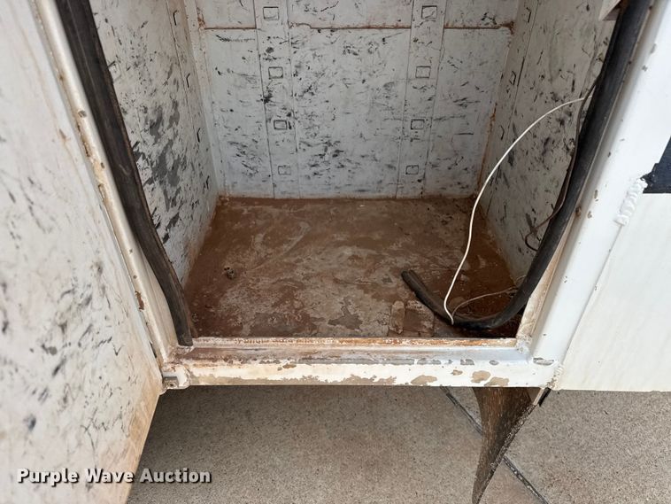 image for item DJ7783 2019 Ford F550 Super Duty XLT SuperCab bucket truck