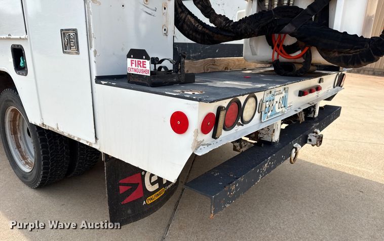 image for item DJ7783 2019 Ford F550 Super Duty XLT SuperCab bucket truck