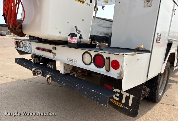 image for item DJ7783 2019 Ford F550 Super Duty XLT SuperCab bucket truck