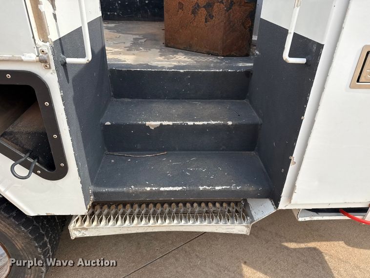 image for item DJ7783 2019 Ford F550 Super Duty XLT SuperCab bucket truck