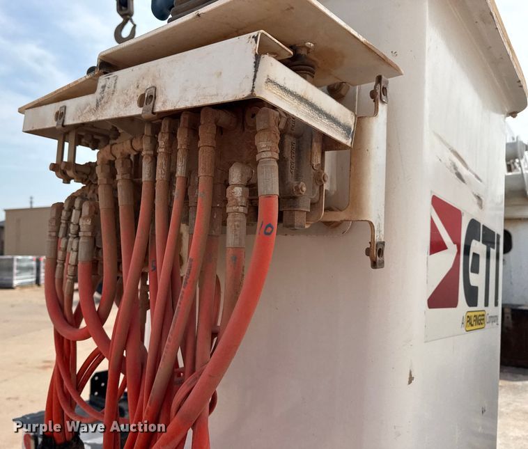 image for item DJ7783 2019 Ford F550 Super Duty XLT SuperCab bucket truck