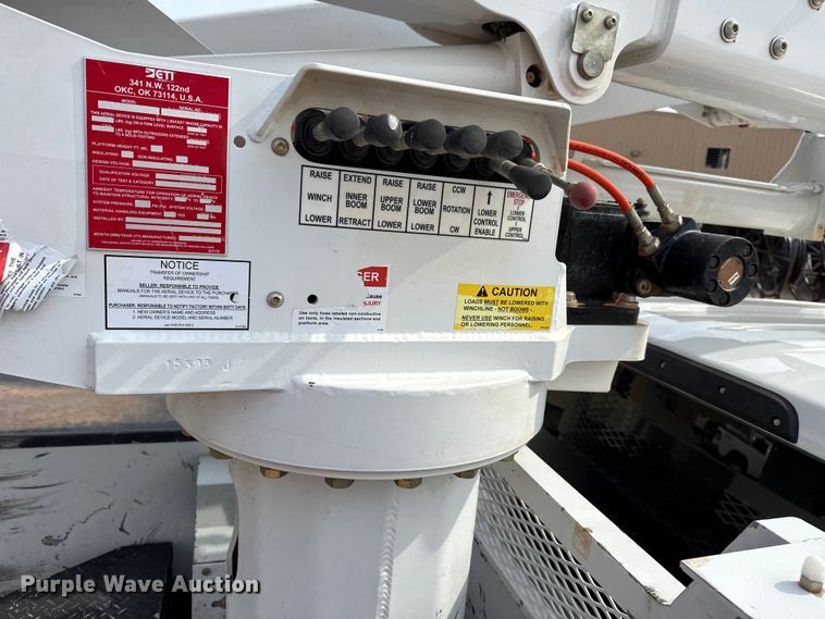 image for item DJ7783 2019 Ford F550 Super Duty XLT SuperCab bucket truck