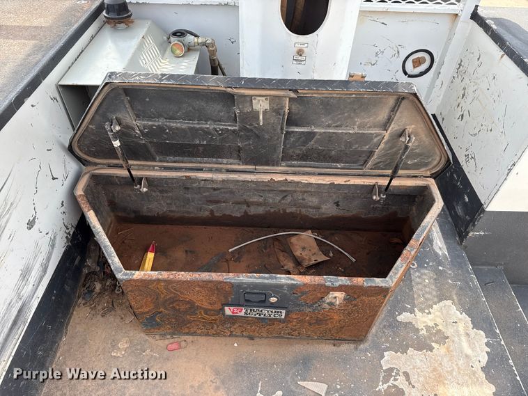 image for item DJ7783 2019 Ford F550 Super Duty XLT SuperCab bucket truck