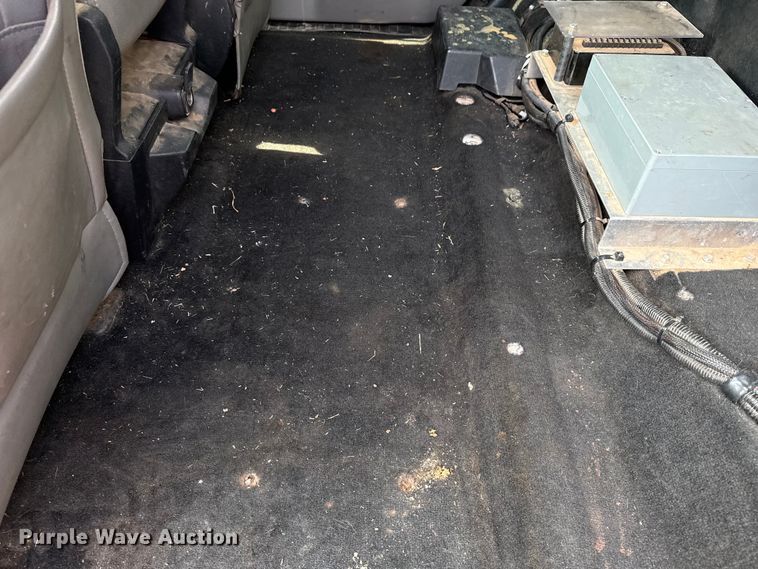 image for item DJ7783 2019 Ford F550 Super Duty XLT SuperCab bucket truck