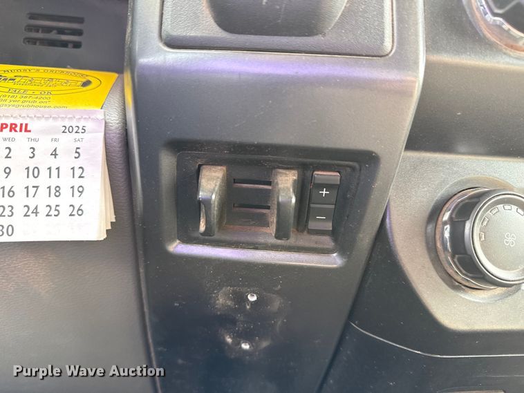 image for item DJ7783 2019 Ford F550 Super Duty XLT SuperCab bucket truck