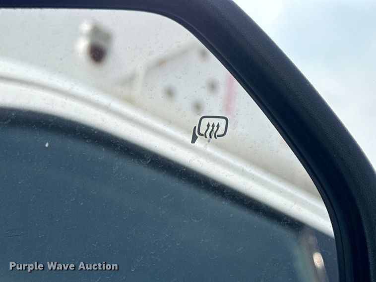 image for item DJ7783 2019 Ford F550 Super Duty XLT SuperCab bucket truck