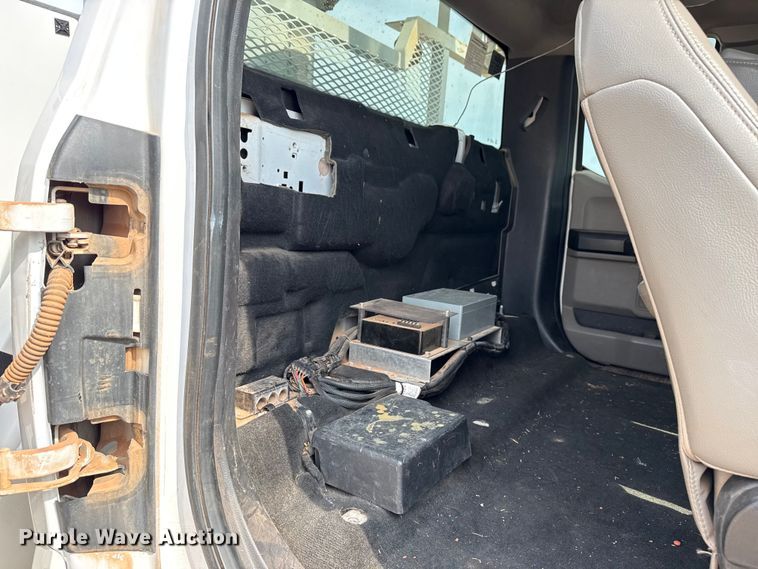 image for item DJ7783 2019 Ford F550 Super Duty XLT SuperCab bucket truck