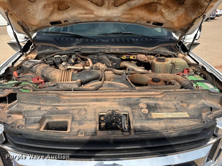 image for item DJ7783 2019 Ford F550 Super Duty XLT SuperCab bucket truck