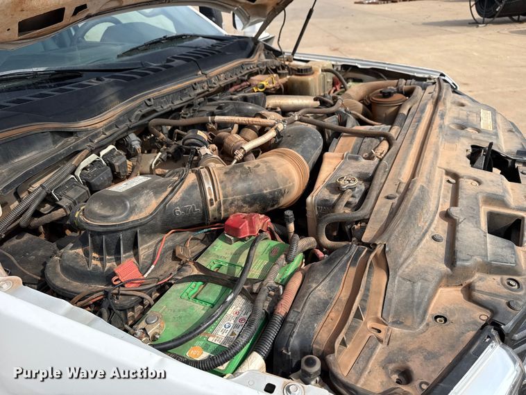 image for item DJ7783 2019 Ford F550 Super Duty XLT SuperCab bucket truck