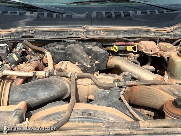 image for item DJ7783 2019 Ford F550 Super Duty XLT SuperCab bucket truck