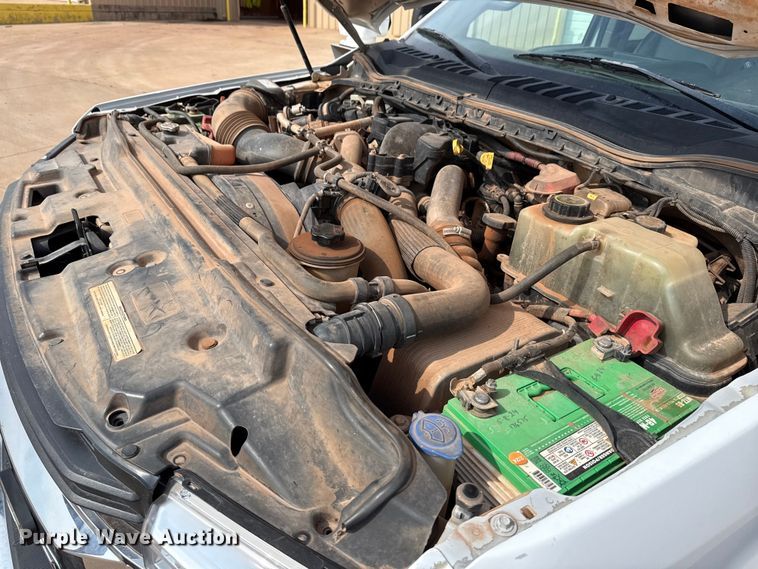 image for item DJ7783 2019 Ford F550 Super Duty XLT SuperCab bucket truck