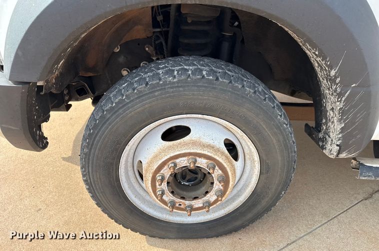 image for item DJ7783 2019 Ford F550 Super Duty XLT SuperCab bucket truck