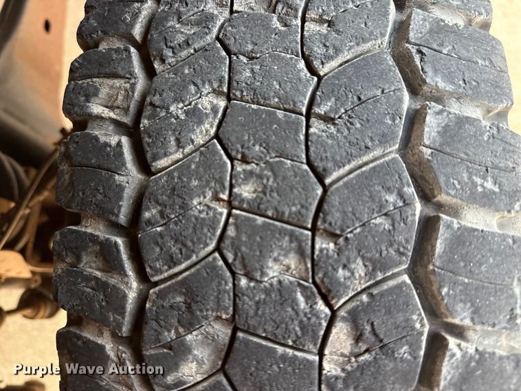 image for item DJ7783 2019 Ford F550 Super Duty XLT SuperCab bucket truck