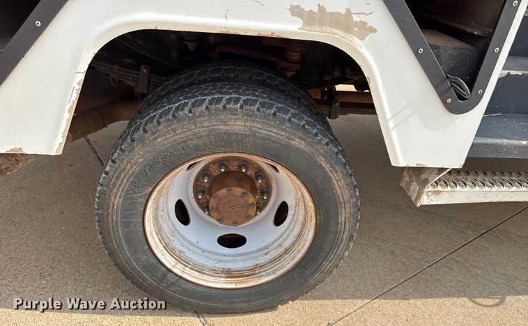 image for item DJ7783 2019 Ford F550 Super Duty XLT SuperCab bucket truck